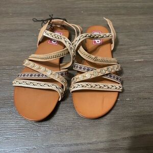 New! Sz 11M Stylish Tan Sandals for Women